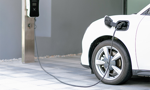 フィルムは柔軟性があり、加工も簡単